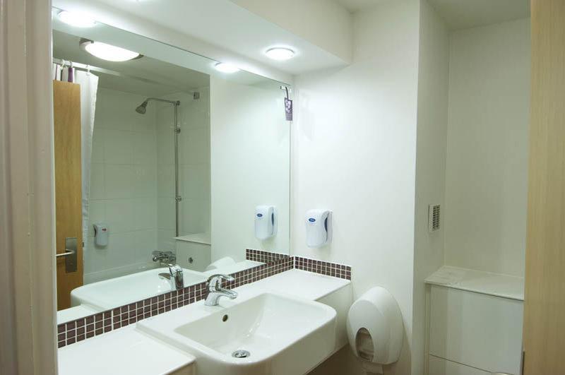 Premier Inn Dover East Ngoại thất bức ảnh